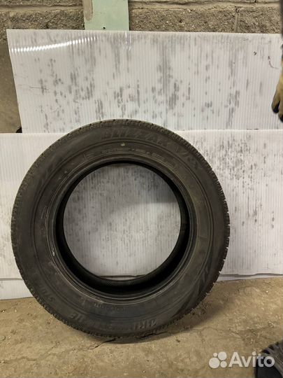 Bridgestone Blizzak VRX 225/60 R17