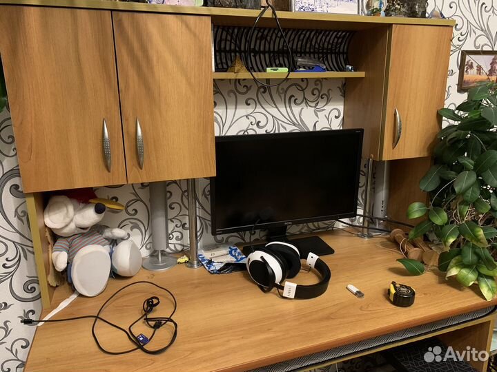 Письменный стол