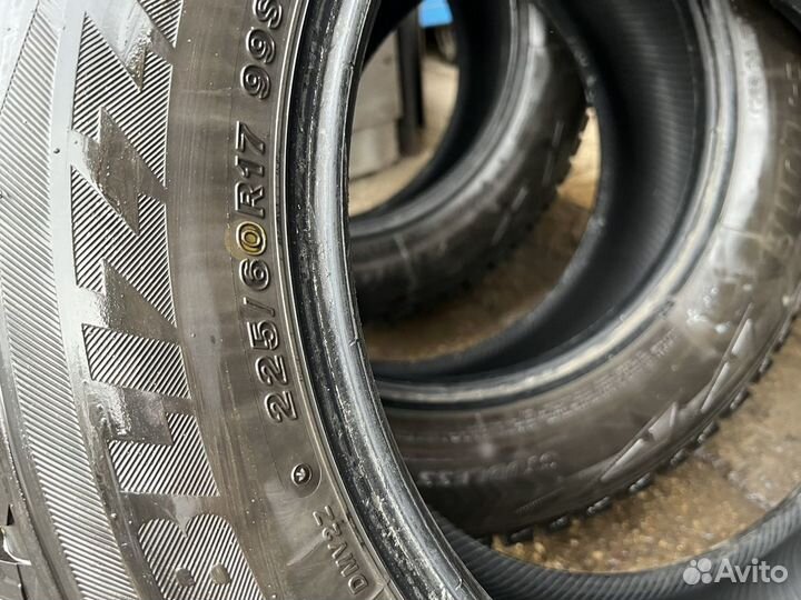 Bridgestone Blizzak DM-V2 225/60 R17