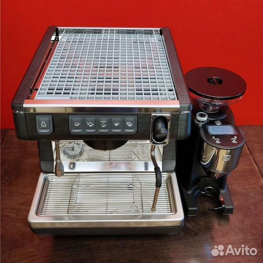 Кофемашина Nuova Simonelli Appia Life 1 GR V