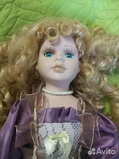 Кукла фарфоровая 40 см