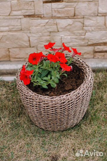 Кашпо из искусственного ротанга 10-12 литров