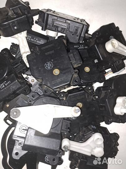 Сервопривод заслонок печки Toyota