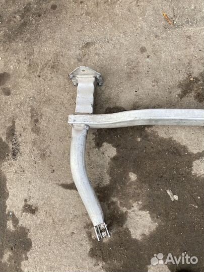 Подрамник передняя часть Peugeot 407