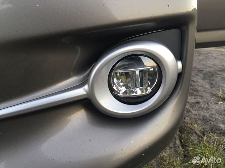 Накладка бампера на противотуманки