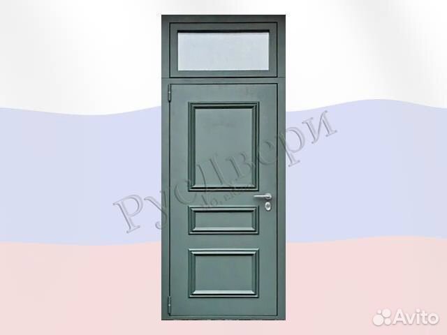Металлическая входная дверь с фрамугой для дома