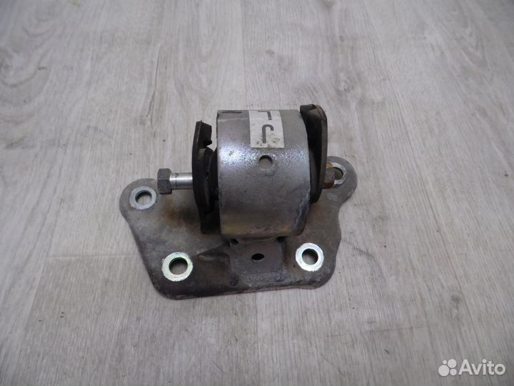 Опора двигателя левая Mitsubishi Lancer 9