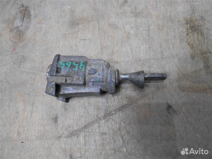 Личинка замка двери от Skoda Octavia (A4 1U) 200