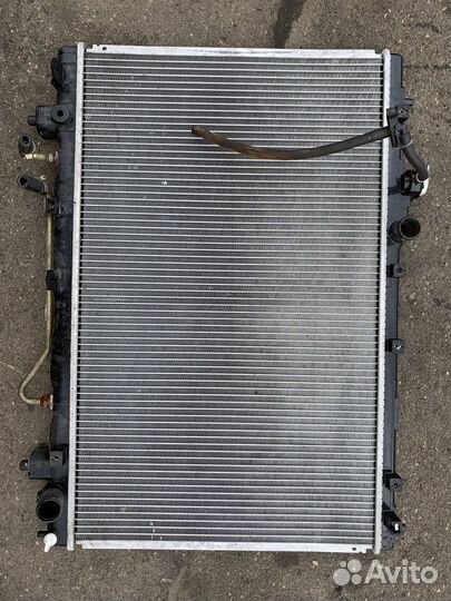 Радиатор охлаждения Toyota Ipsum SXM10G