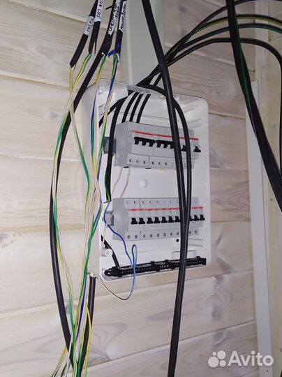 Электрик. Установка розеток и выключателей