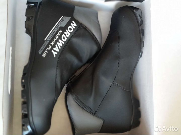 Беговые лыжи и ботинки