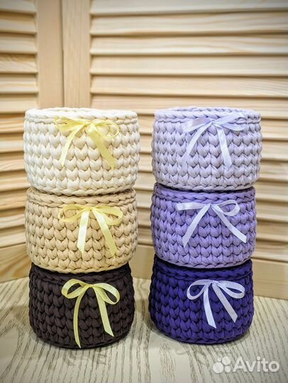 Готовый подарок корзины из трикотажной пряжи