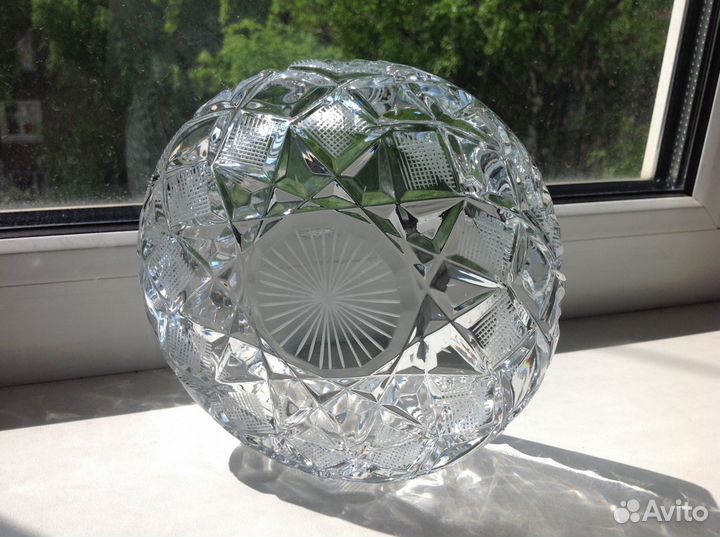 Ваза хрустальная