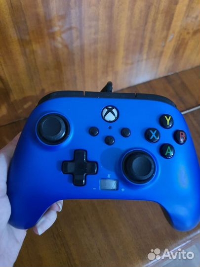 Xbox series s + геймпад