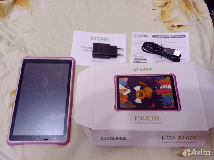 Планшет детский Digma kids 8260c