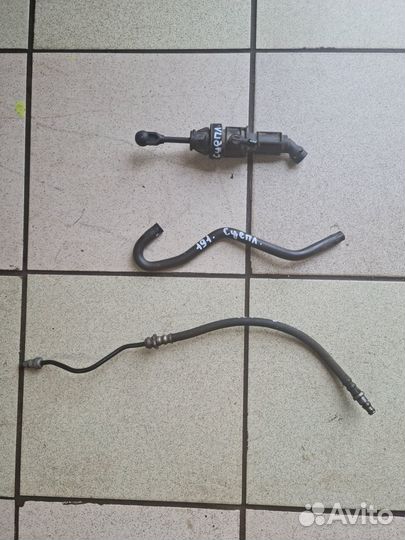 Главный цилиндр сцепления Mitsubishi Lancer X