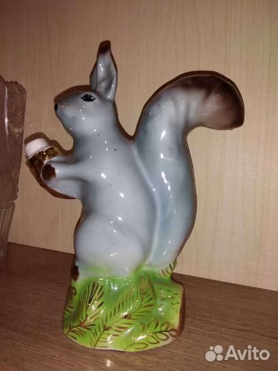 Фигурка Белочка фарфор