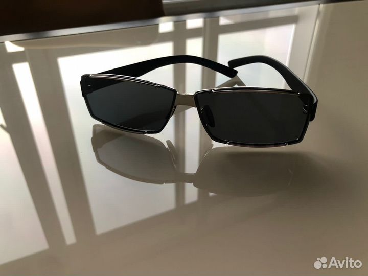 Очки солнцезащитные