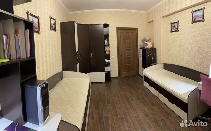 Комплект мебели в детскую комнату