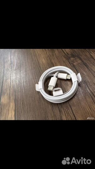 Оригинальный провод на iPhone