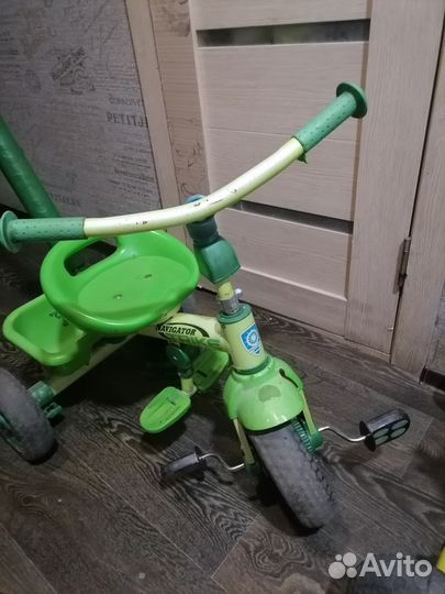 Трехколесный велосипед с родительской ручкой