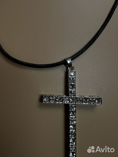 Крест с кристалами. Подвеска