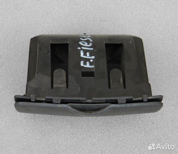 Пепельница Ford Fiesta 4