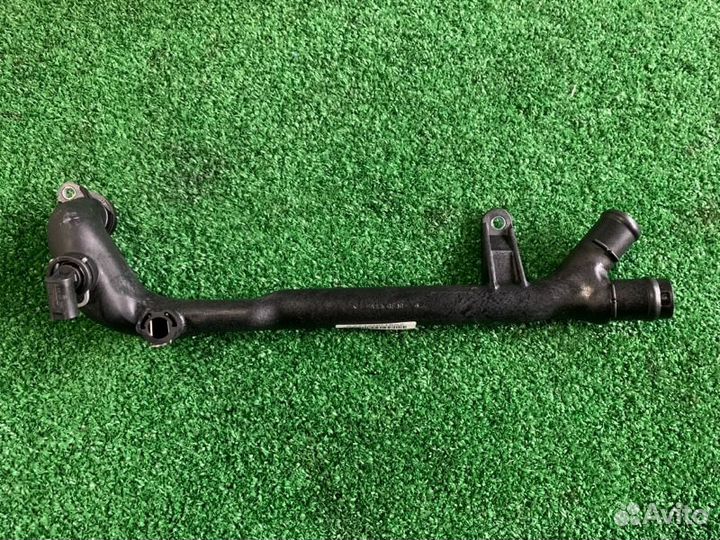 Патрубок охлаждения Mercedes-Benz 271