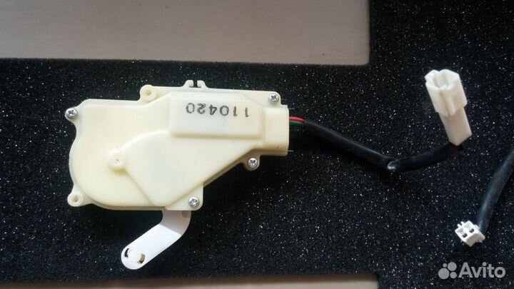 Escape Maverick Tribute активатор замка багажника