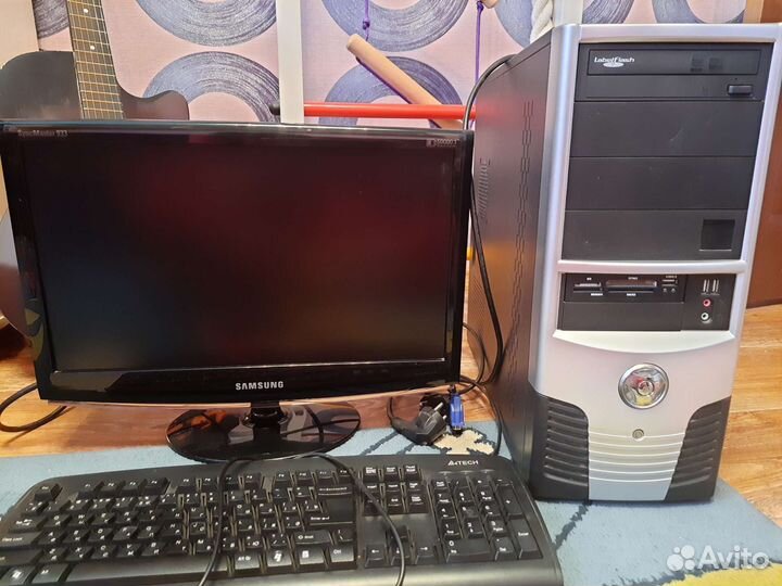 Монитор + клавиатура