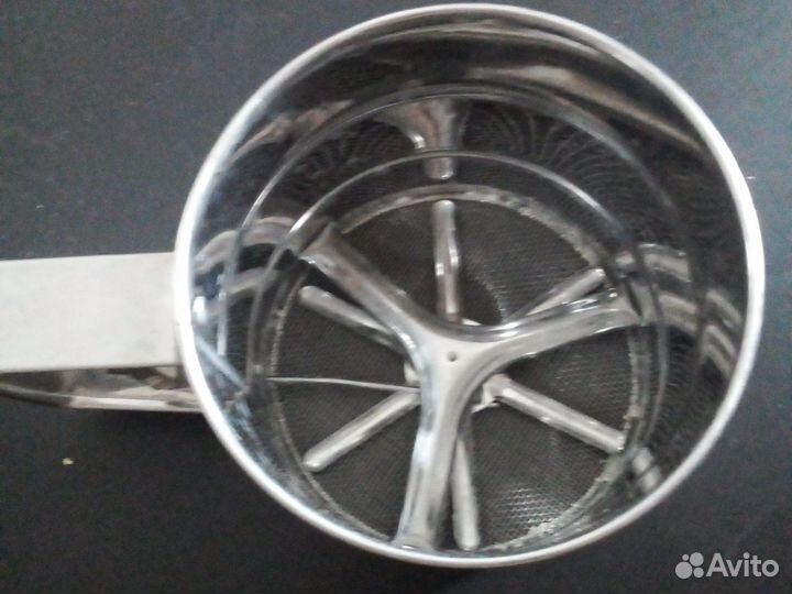 Кружка- сито для просеивания муки