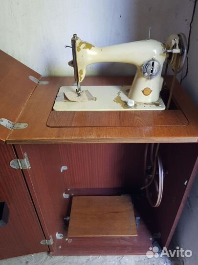 Швейная машина подольск ножная