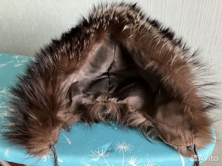 Шапка из чернобурки, на завязках с помпонами