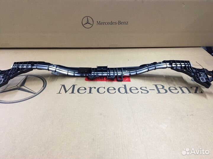 Кронштейн радиатора Mercedes W213