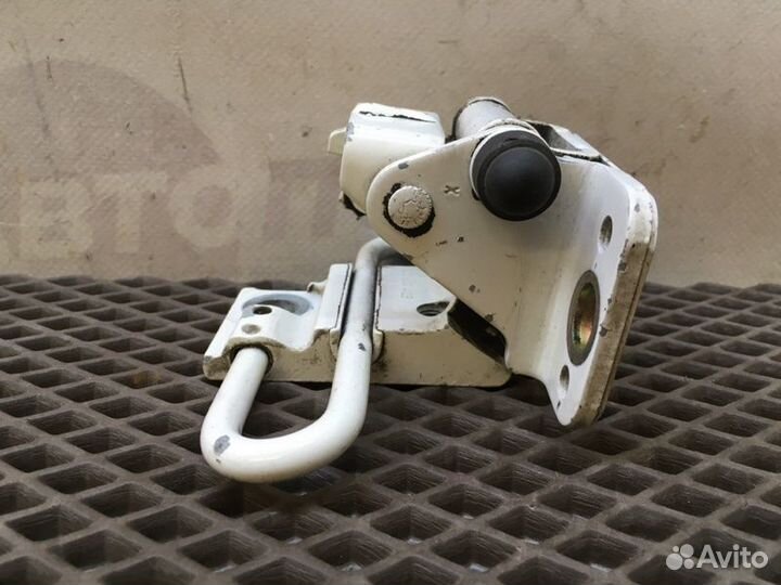 Петля двери задняя правая Volkswagen Passat B7