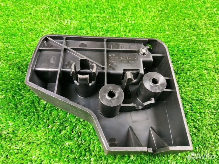 Ручка откидывания задних сидений левая Bmw E90