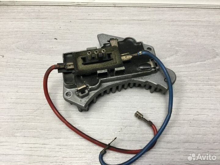 Сопротивление отопителя Mercedes-Benz E-Class 2.4