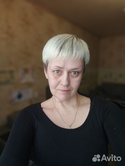 Продавец -консультант мебели, одежды