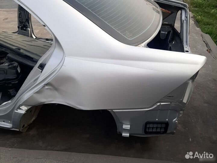 Крыло заднее правое Mercedes Benz w203