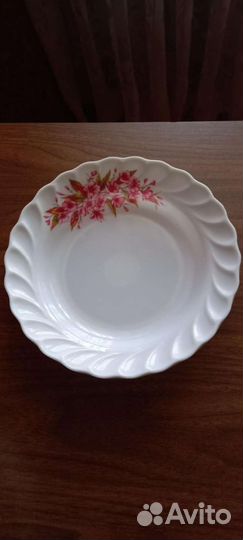 Тарелки, блюдца