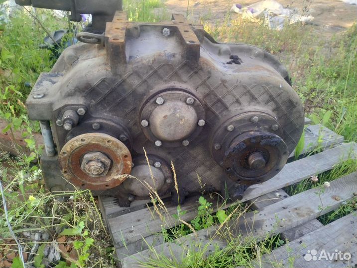 Коробка на грейдер