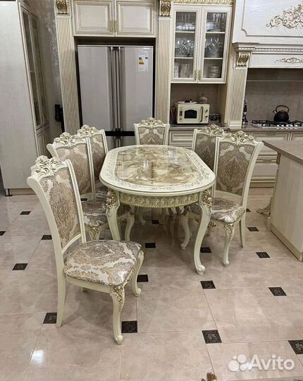 Стол и стулья в гостиную.Оплата при получении