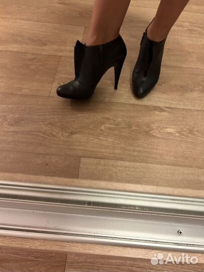 Кожаные ботильоны prada