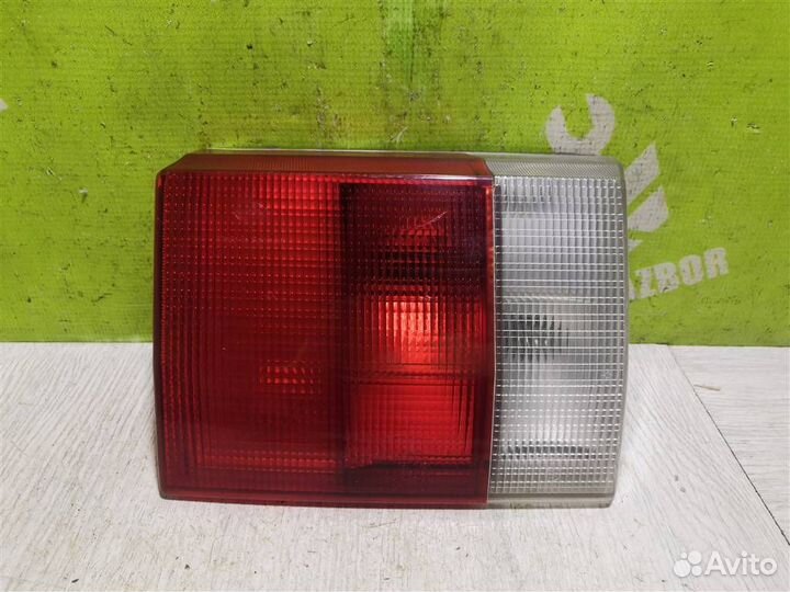 Фонарь задний внутренний левый Ауди 80 90 Б3