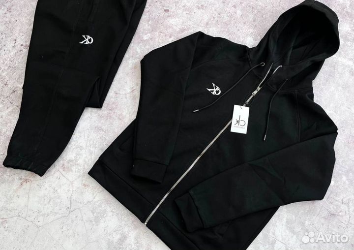 Спортивные костюмы Calvin Klein эргономичные