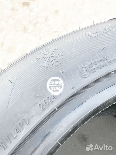 Sonix WinterXPro 999 275/45 R21 и 315/40 R21 113U