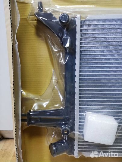 Радиатор охлаждения Opel Astra G zafira-A