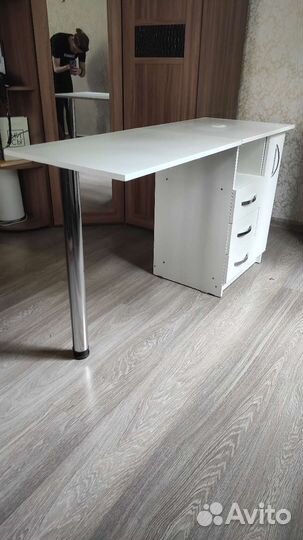 Стол для маникюра складной/стол для рукоделия