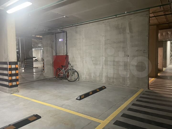 Машиноместо, 17 м²