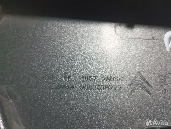 Накладка стойки наружная правая Citroen C5 2009